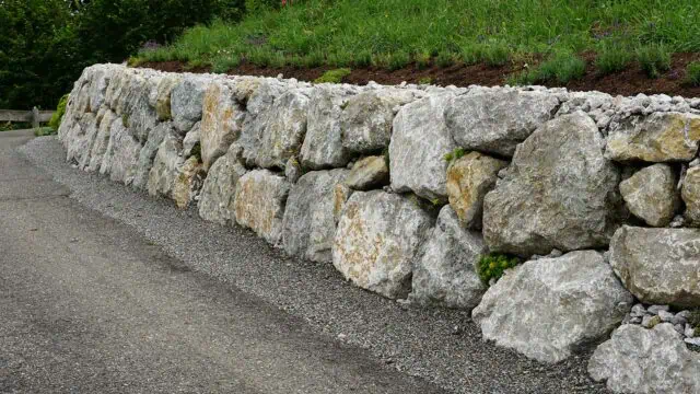 verlegung-wurfsteinmauer-kalkstein-rossleithen_11