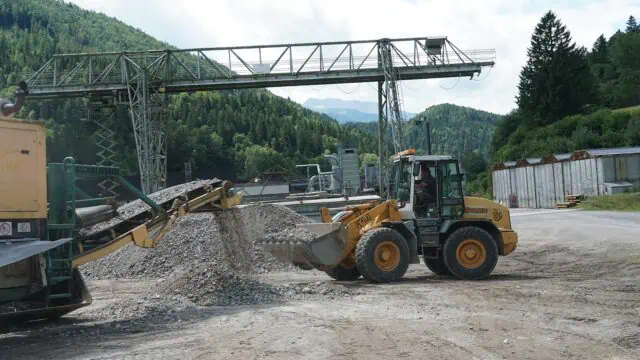 mobile_bauschuttaufbereitung_hochwertiger_recyclingbaustoff-11