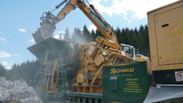 mobile_bauschuttaufbereitung_mobile_brechanlage_bei_der_bauschuttaufbereitung_im_einsatz-7