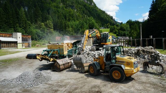 mobile_bauschuttaufbereitung_technische_geraete_bei_der_aufbereitung_von_bauschutt-14