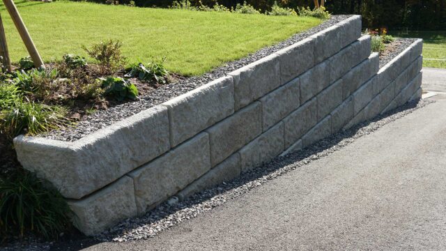 SW-Stützwandsystem_rosenau_stabile_stützwand_mit_klarer_struktur