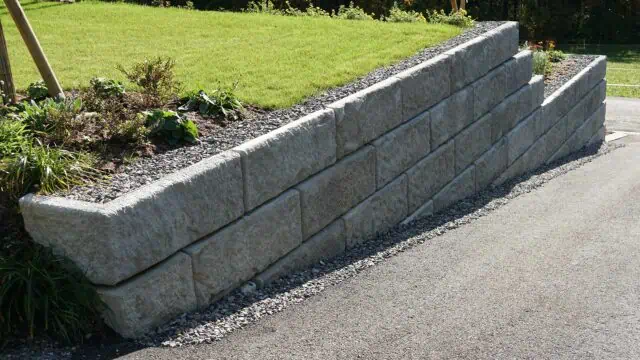 SW-Stützwandsystem_rosenau_stabile_stützwand_mit_klarer_struktur